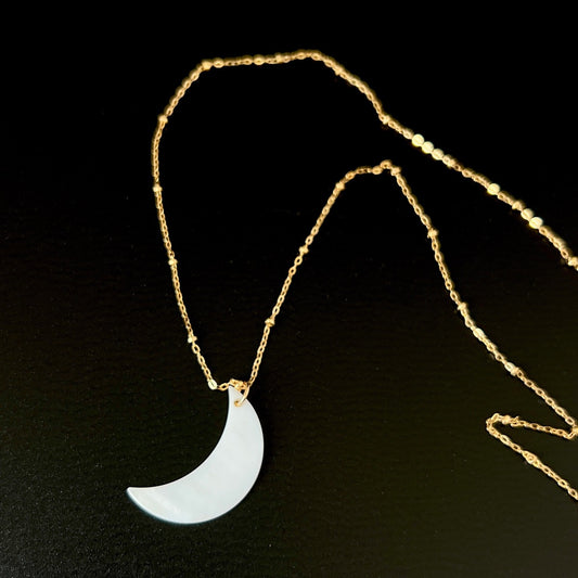 Pearl Crescent Moon Beaded Gold Chain Necklace