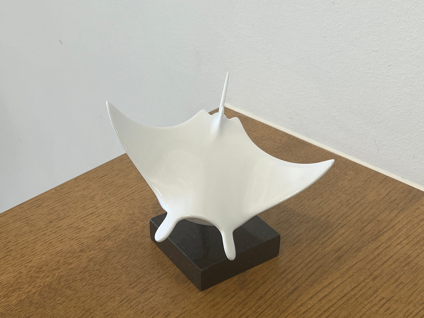 Flying Solo - White