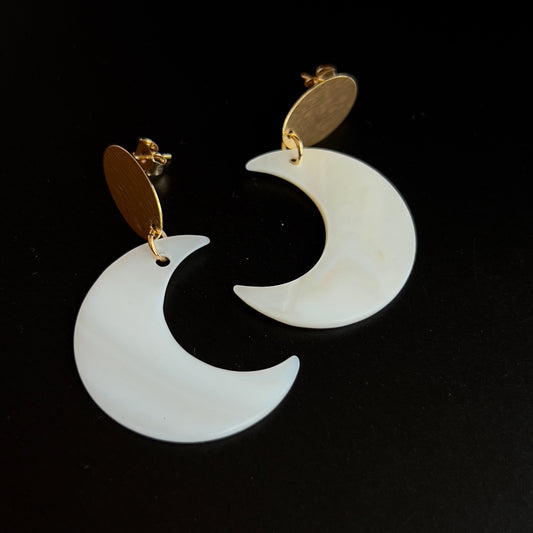 Oval Pearl Crescent Moon Earrings