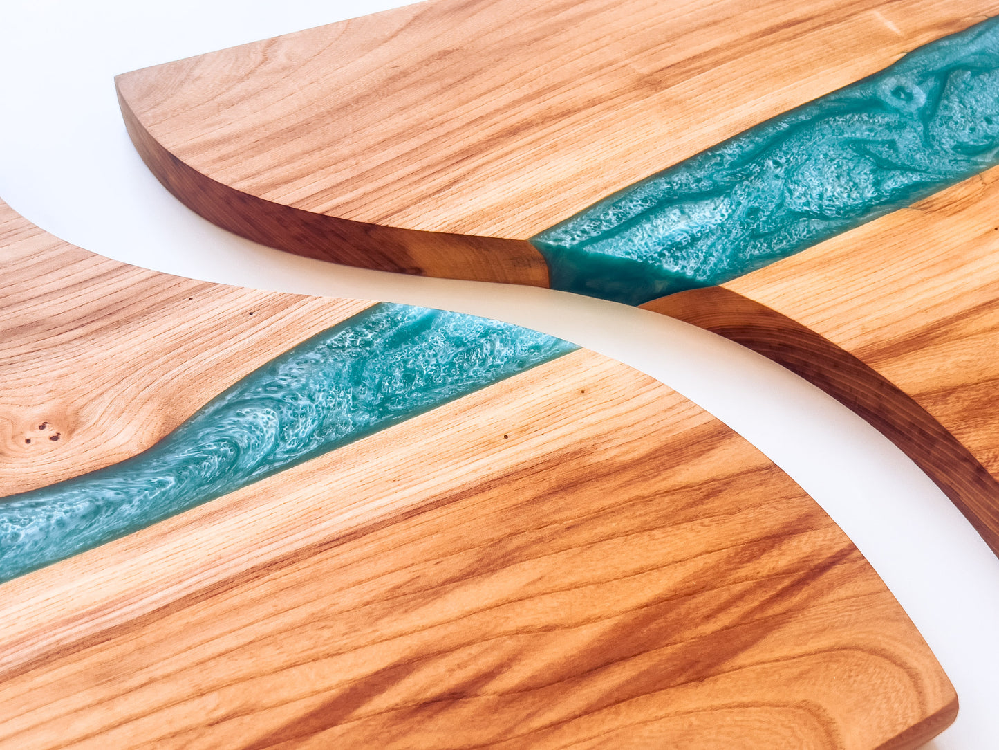 Charcuterie Board - Siberian Elm with Aqua (Mirrored)